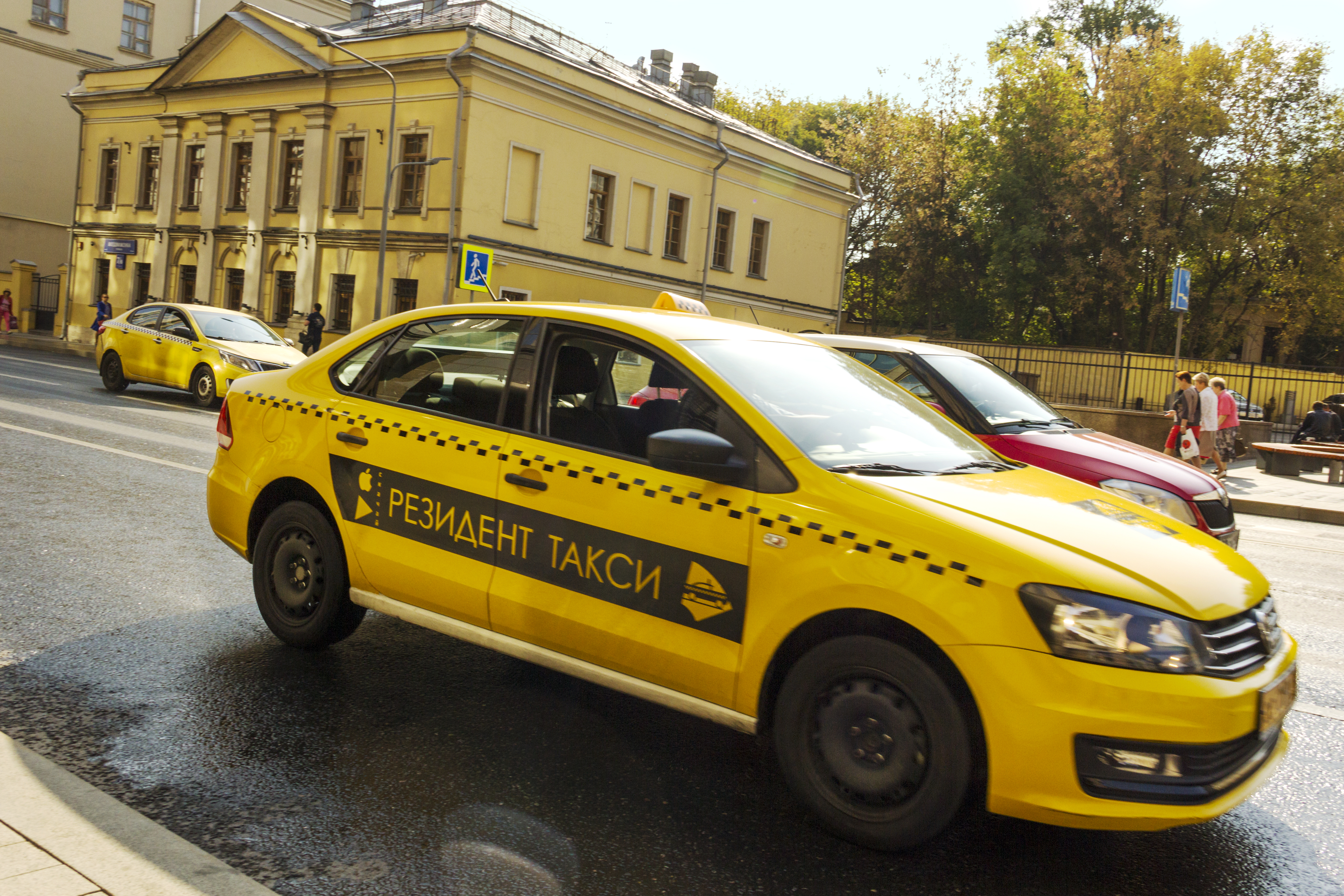 Такси ростов телефоны дешевое. Резидент такси. Такси фото. Вызов такси. Такси резидент Москва.